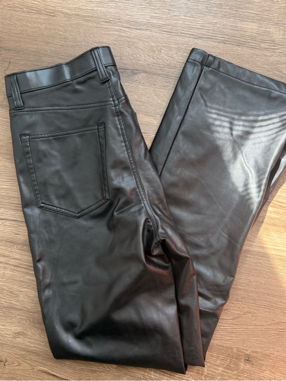 Abercrombie & Fitch Curve Love High Rise 90s Straight Vegan Leather Pants - Picture 7 of 10